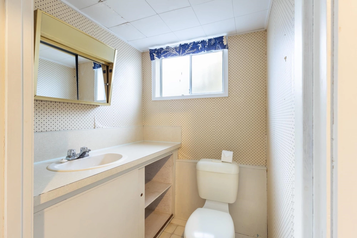 Hallway Photo of 494 Sargent Road, Gibsons, BC