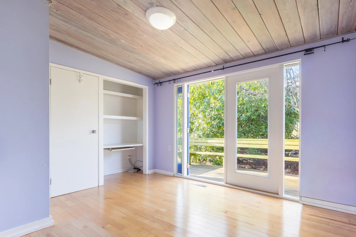 Office / Den Photo of 494 Sargent Road, Gibsons, BC