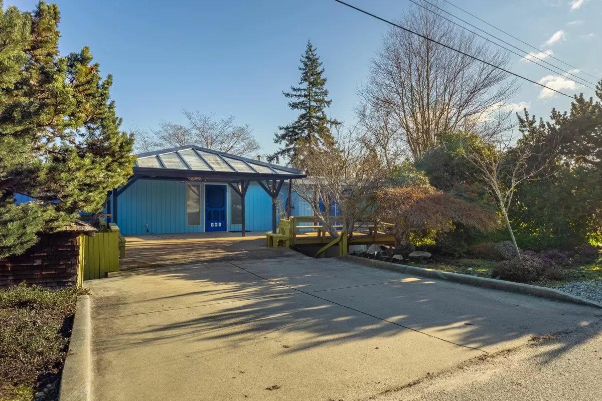 Outdoor Kitchen Photo of 494 Sargent Road, Gibsons, BC