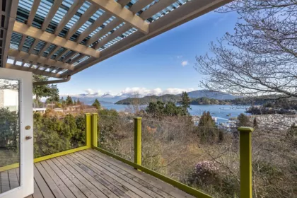 494 Sargent Road, Gibsons, BC, Gibsons — Single Family Residence for sale