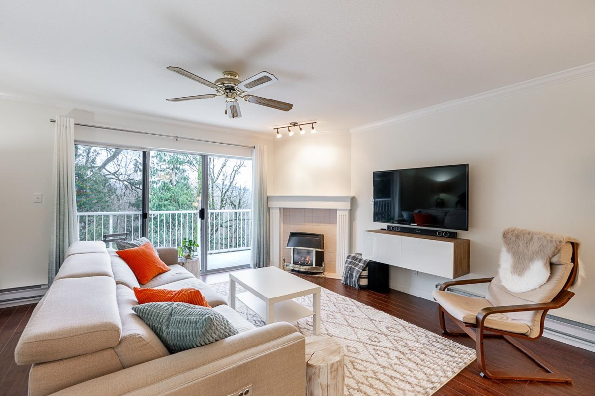 Breakfast Nook Photo of 30 3380 Gladwin Road, Abbotsford, BC
