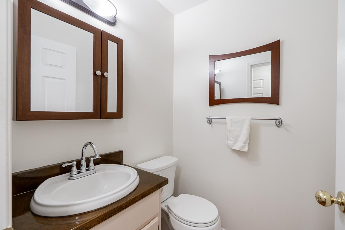 Entry Foyer Photo of 30 3380 Gladwin Road, Abbotsford, BC