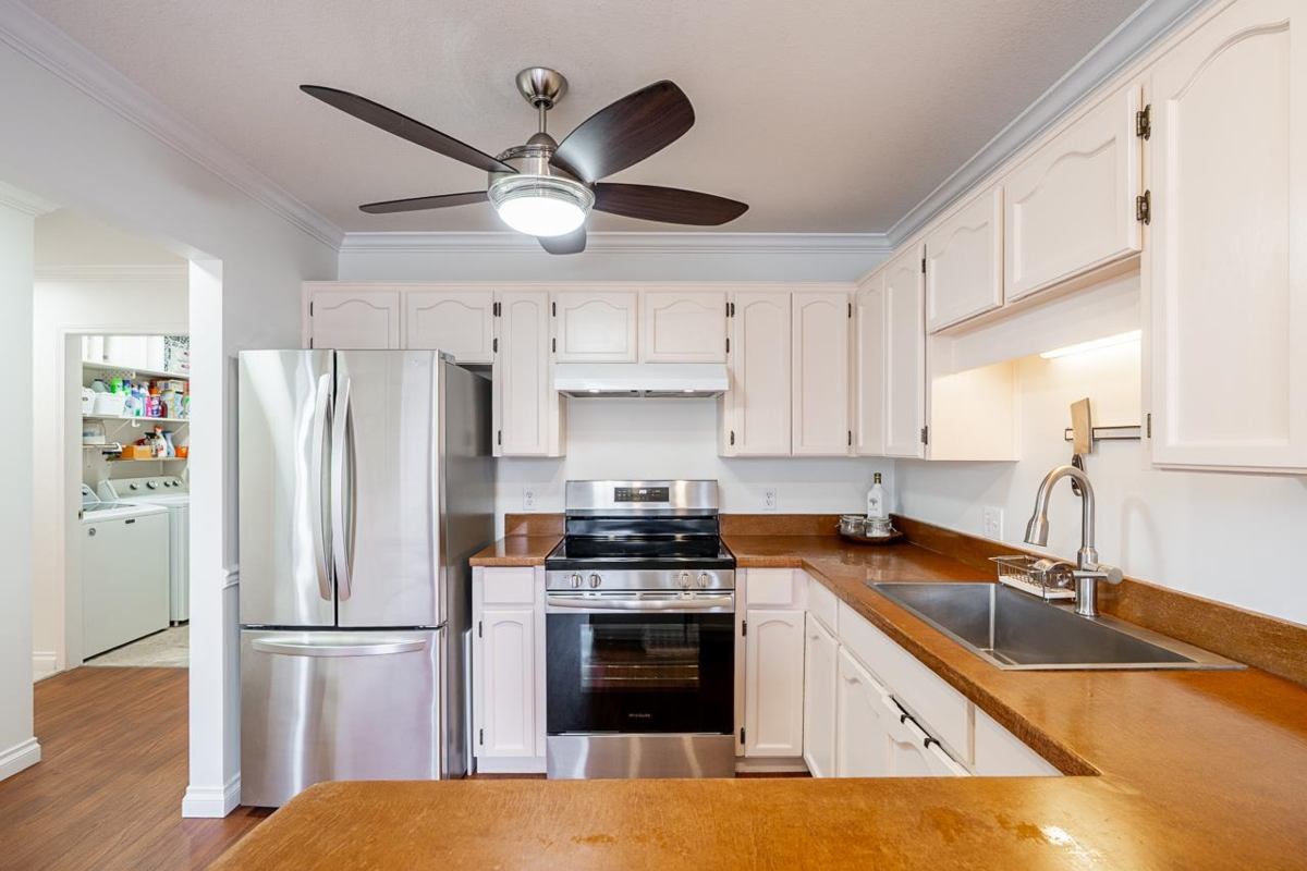 Powder Room Photo of 30 3380 Gladwin Road, Abbotsford, BC