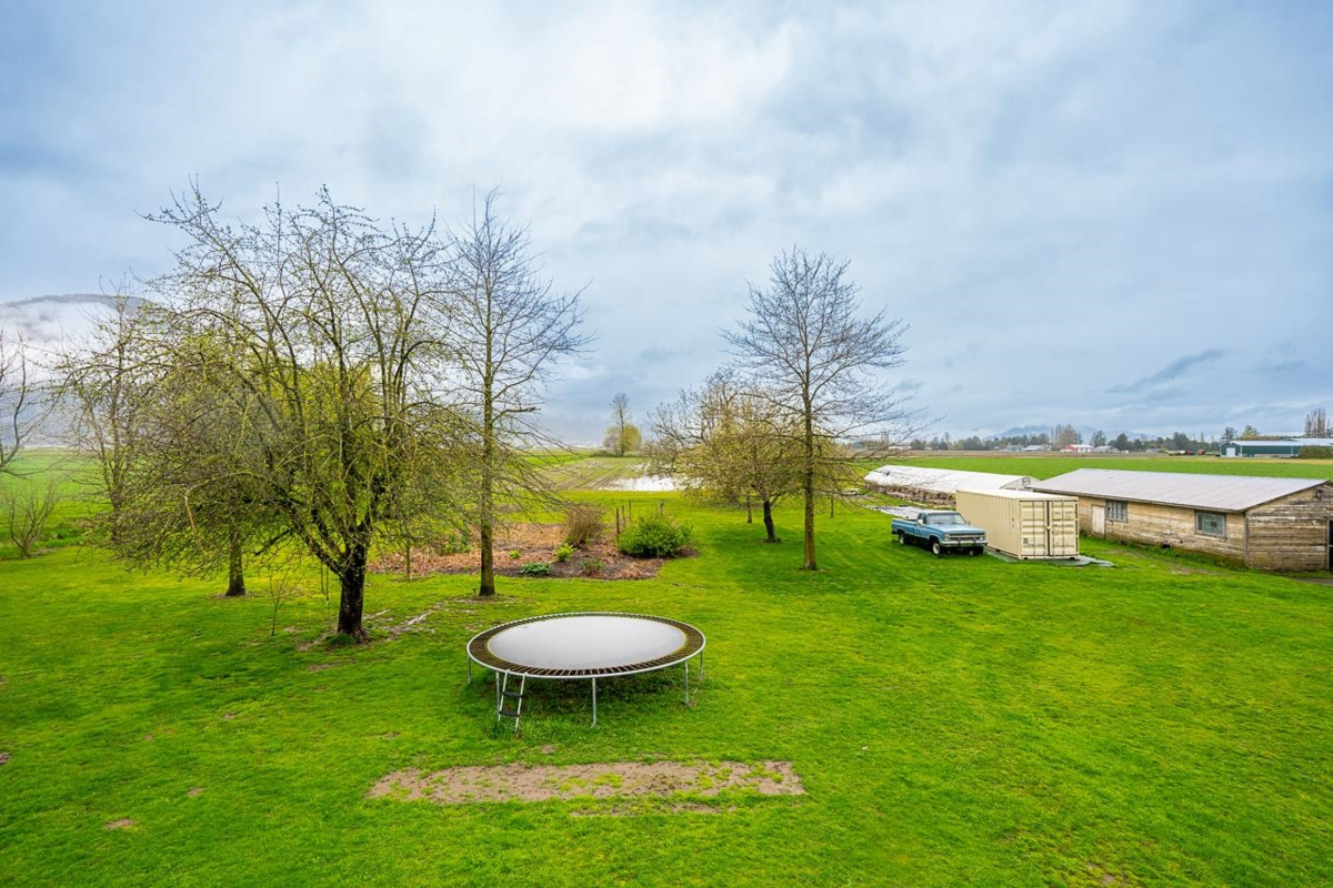 Backyard Photo of 40575 No. 4 Road, Abbotsford, BC