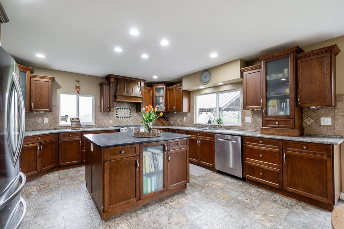 Breakfast Nook Photo of 40575 No. 4 Road, Abbotsford, BC