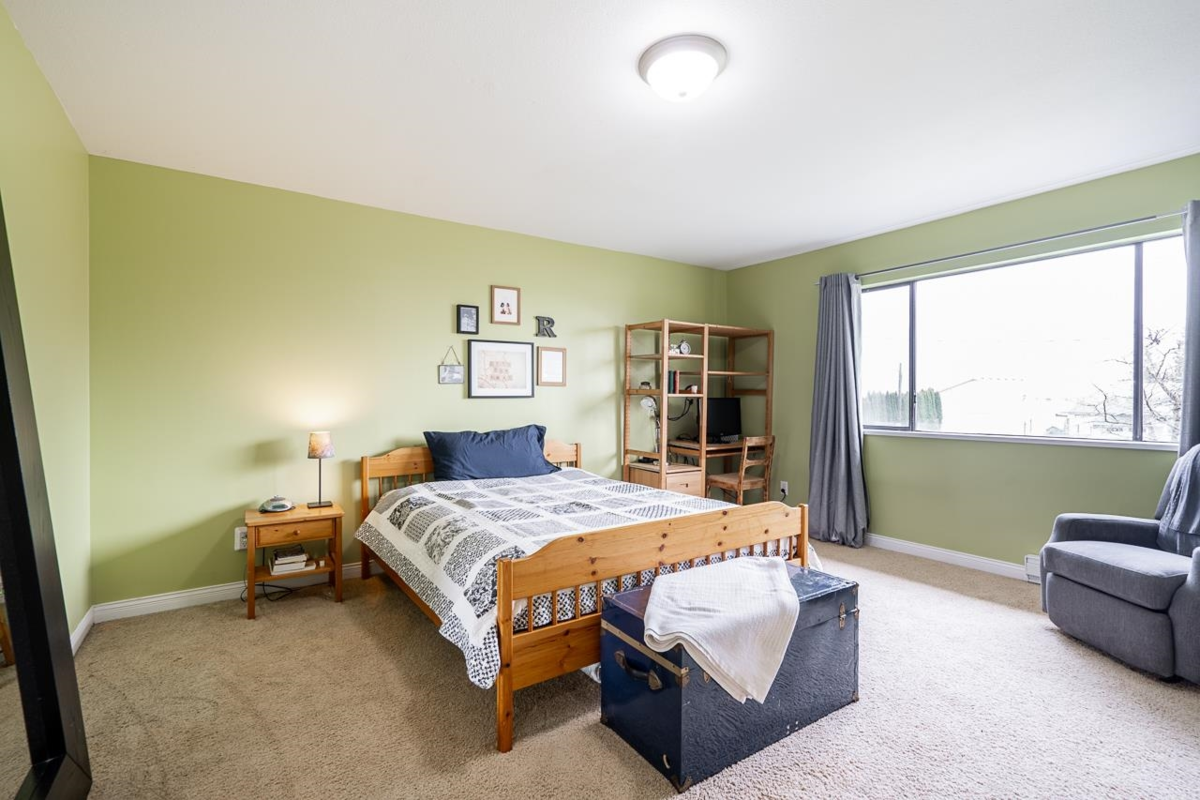 Laundry Room Photo of 40575 No. 4 Road, Abbotsford, BC