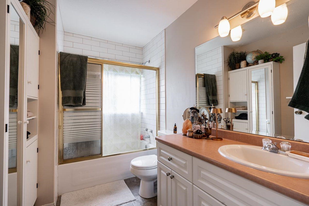 Outdoor Deck Photo of 40575 No. 4 Road, Abbotsford, BC