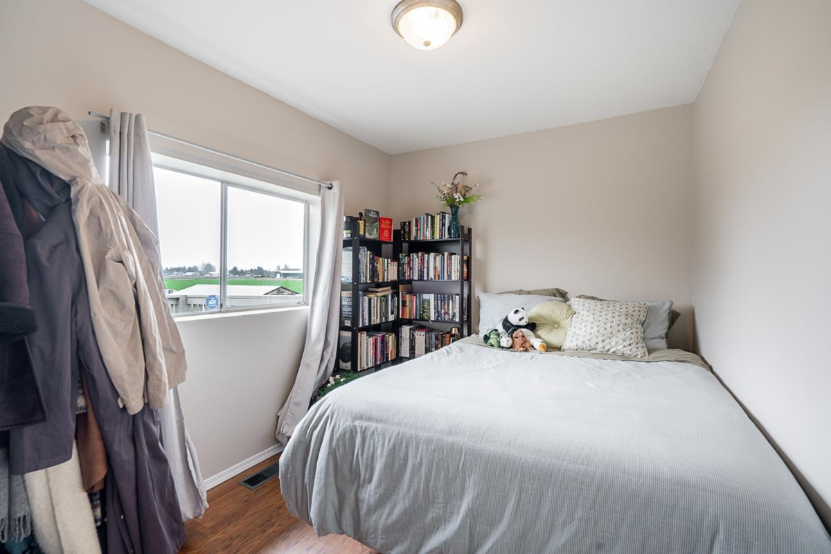 Outdoor Patio Photo of 40575 No. 4 Road, Abbotsford, BC