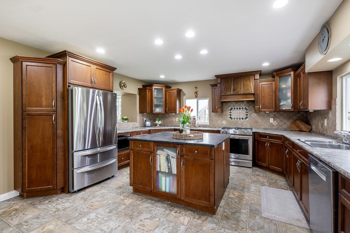 Primary Bedroom Photo of 40575 No. 4 Road, Abbotsford, BC