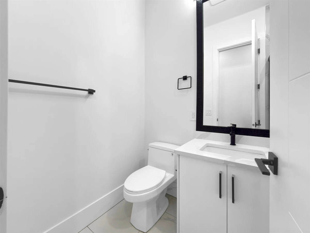 Breakfast Nook Photo of 32689 Carter Avenue, Mission, BC