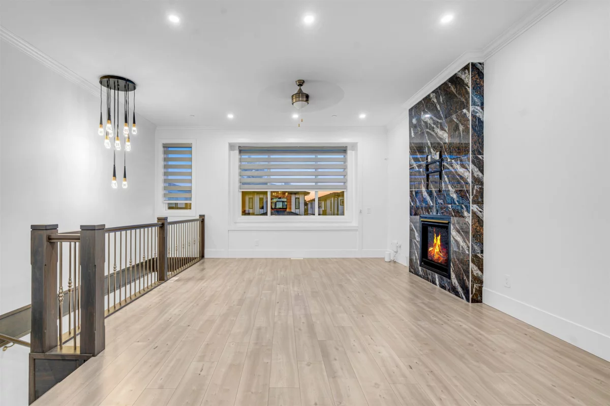 Living Room Photo of 32689 Carter Avenue, Mission, BC