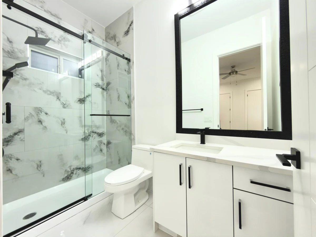 Primary Bathroom Photo of 32689 Carter Avenue, Mission, BC