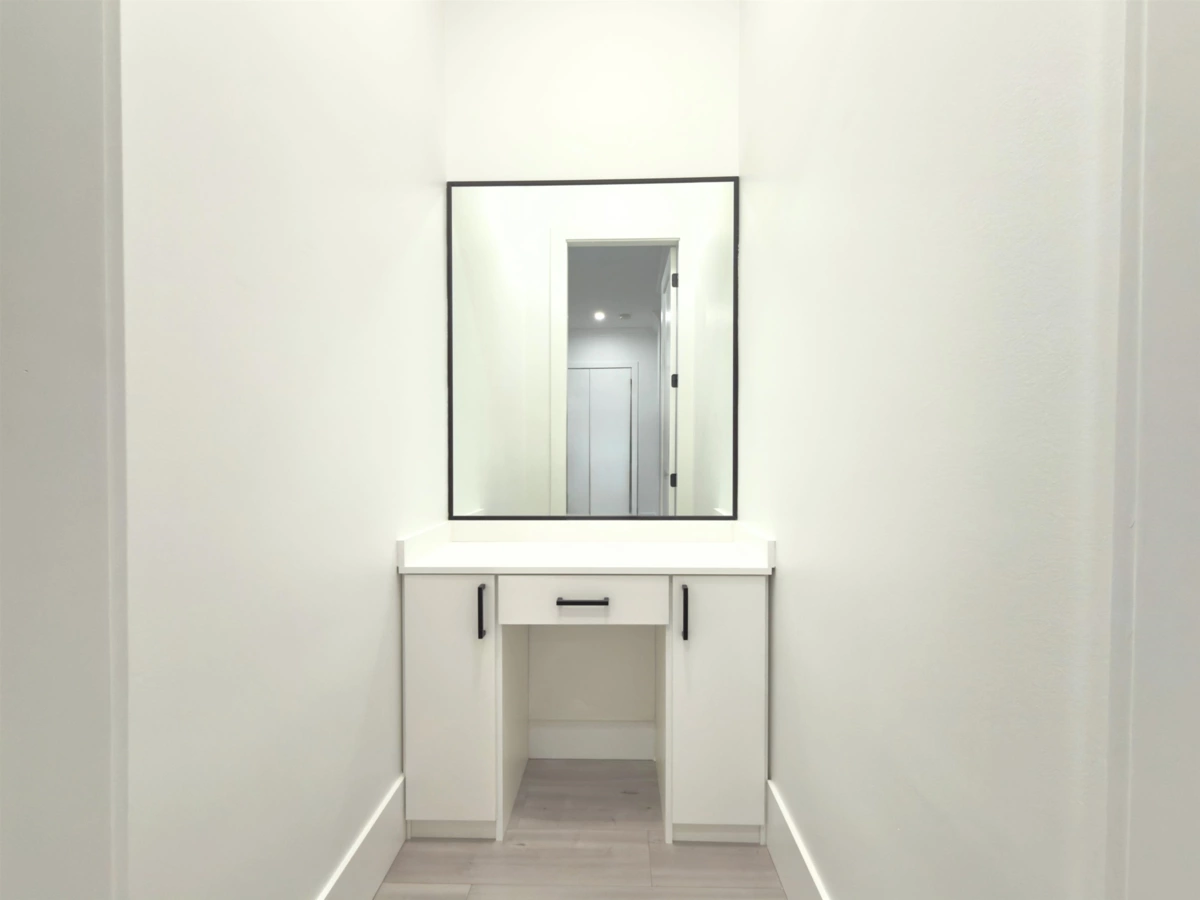 Walk-In Closet Photo of 32689 Carter Avenue, Mission, BC