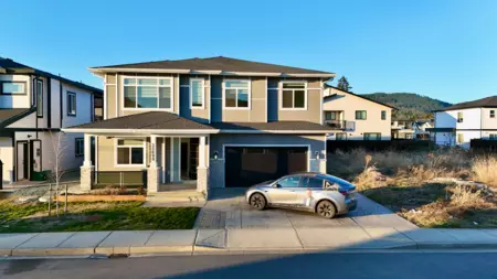 32689 Carter Avenue, Mission, BC, Mission BC — 7 bed single family residence for sale