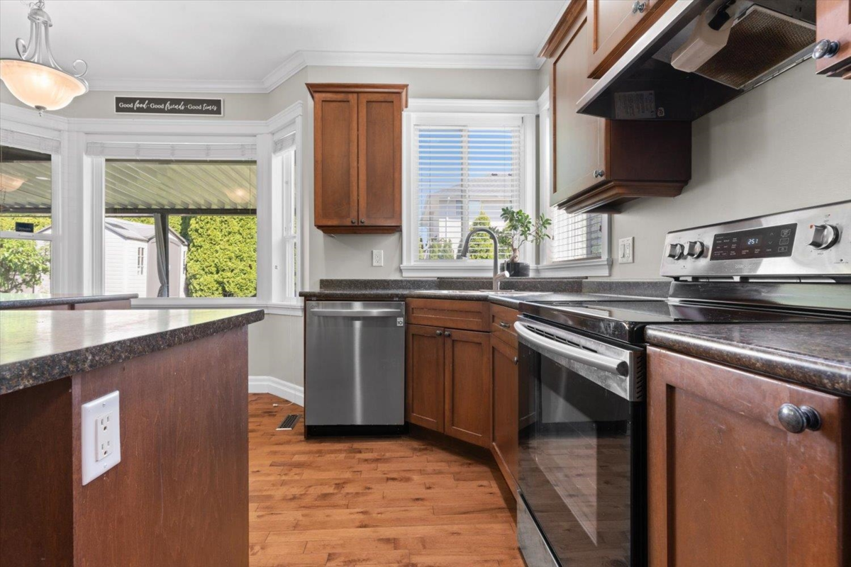 Breakfast Nook Photo of 5398 Chinook Street, Chilliwack, BC