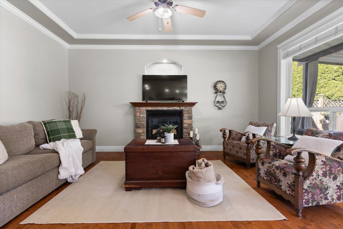 Dining Area Photo of 5398 Chinook Street, Chilliwack, BC
