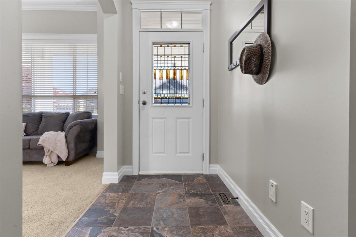 Hallway Photo of 5398 Chinook Street, Chilliwack, BC