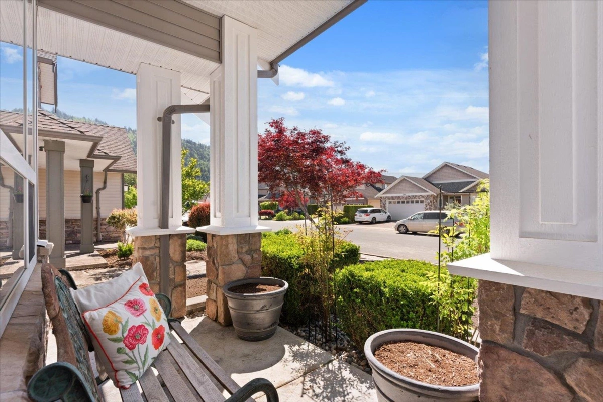 Hot Tub / Spa Photo of 5398 Chinook Street, Chilliwack, BC