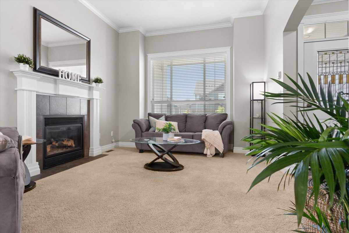 Kitchen Island Photo of 5398 Chinook Street, Chilliwack, BC