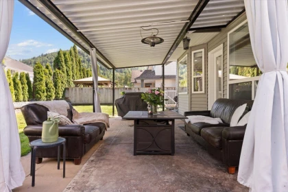 Garden / Landscaping Photo of 5398 Chinook Street, Chilliwack, BC