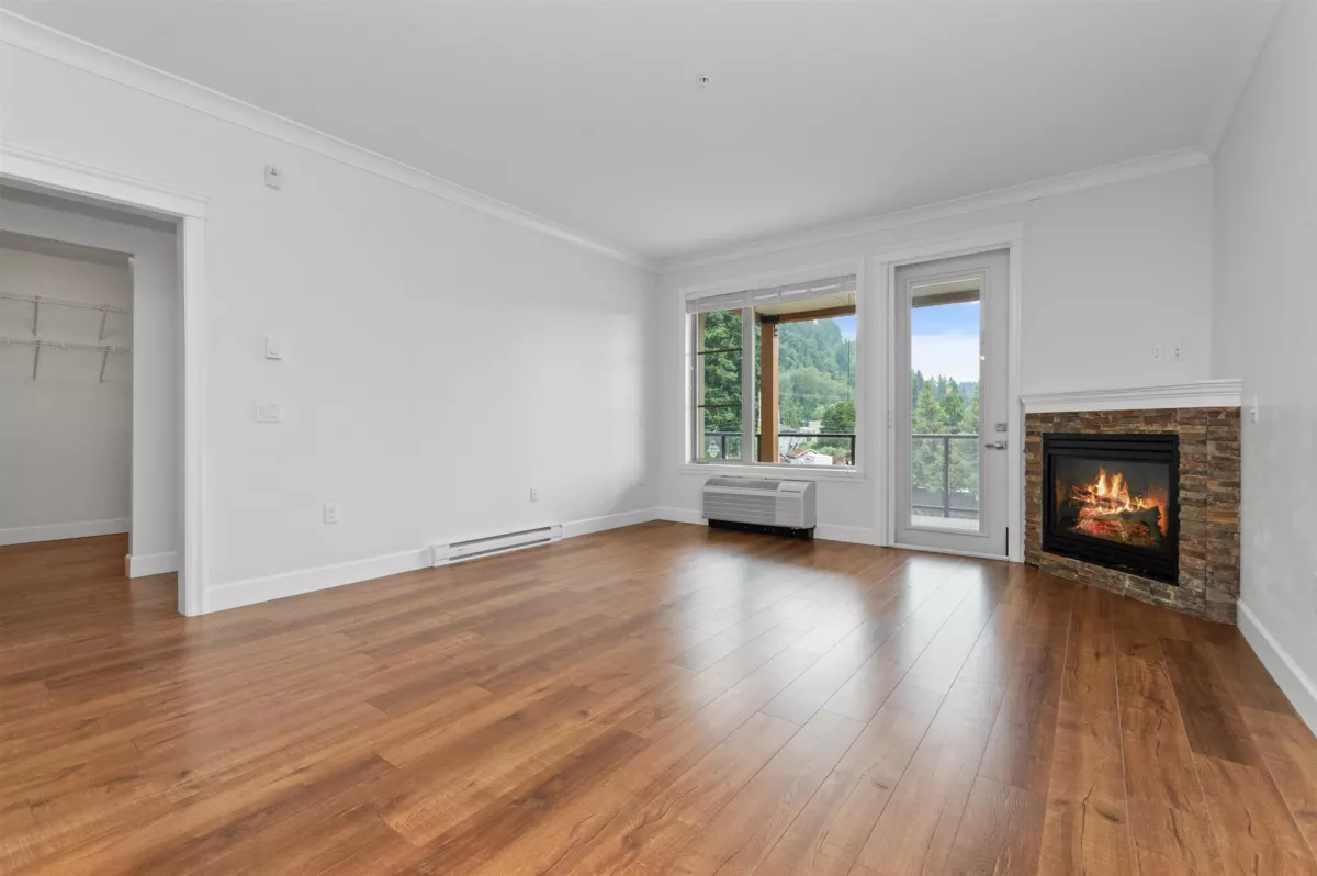 Entry Foyer Photo of 301 45750 Keith Wilson Road, Chilliwack, BC