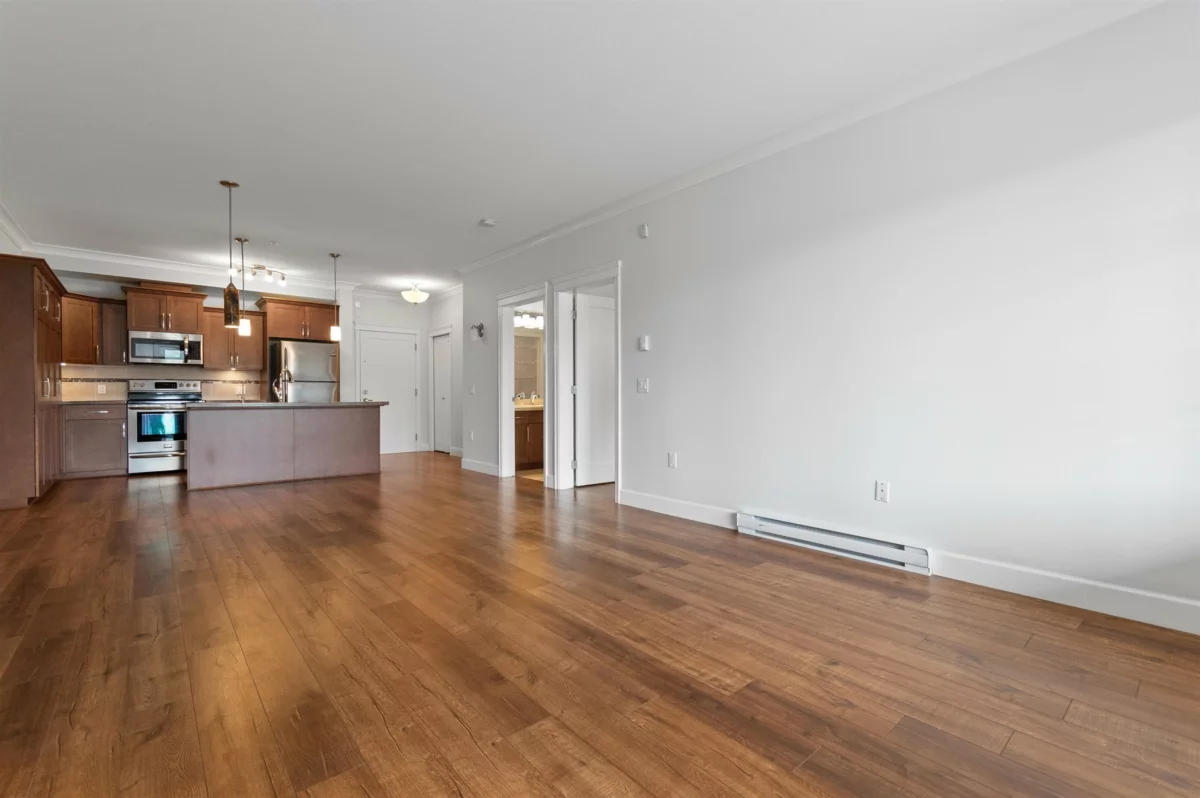 Primary Bathroom Photo of 301 45750 Keith Wilson Road, Chilliwack, BC