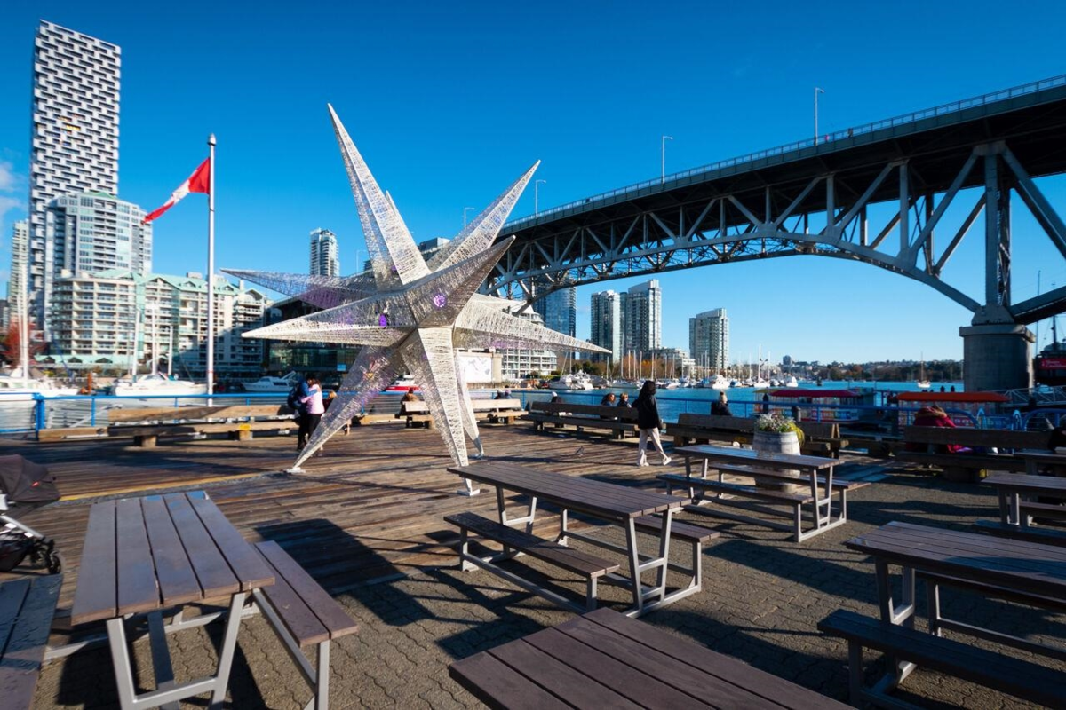 Entry Foyer Photo of 404 1502 Island Park Walk, Vancouver, BC