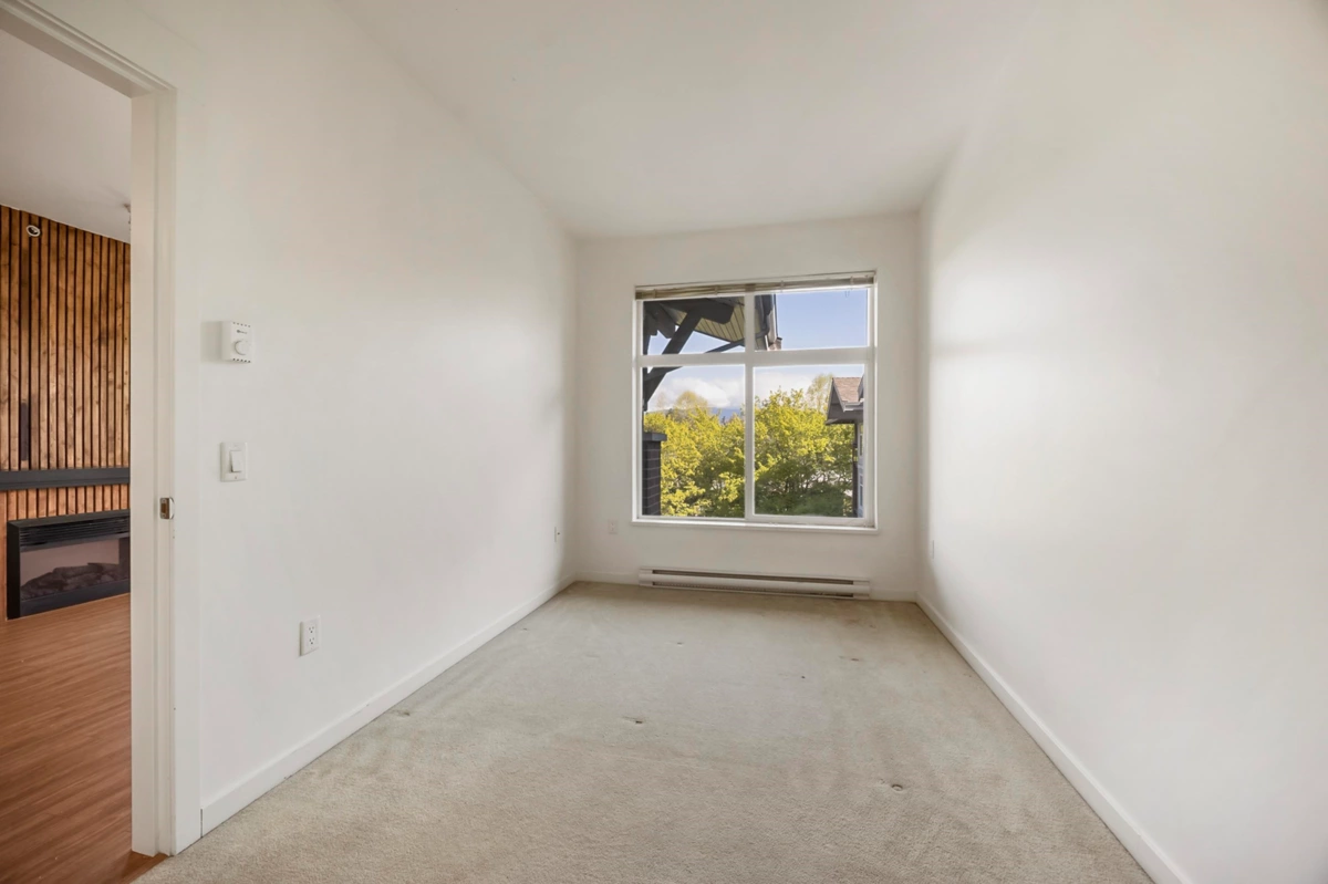 Basement Recreation Room Photo of 412 11950 Harris Road, Pitt Meadows, BC