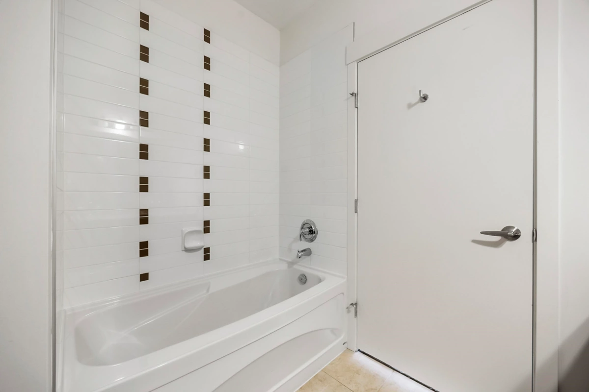 Hallway Photo of 412 11950 Harris Road, Pitt Meadows, BC