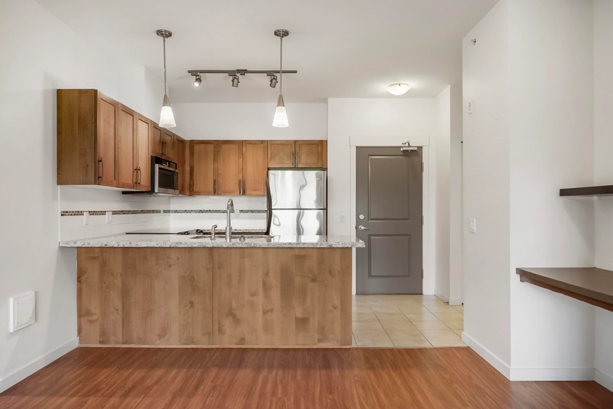 Primary Bathroom Photo of 412 11950 Harris Road, Pitt Meadows, BC