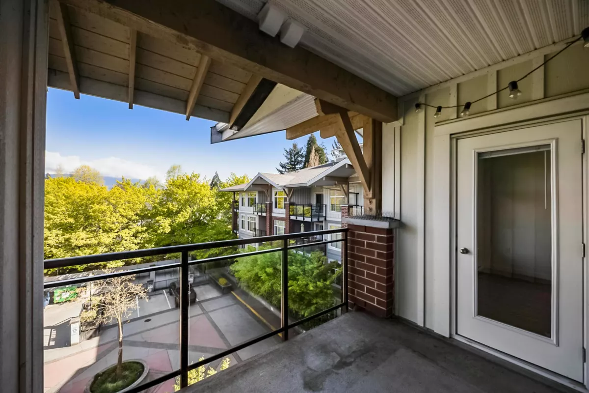 Swimming Pool Photo of 412 11950 Harris Road, Pitt Meadows, BC