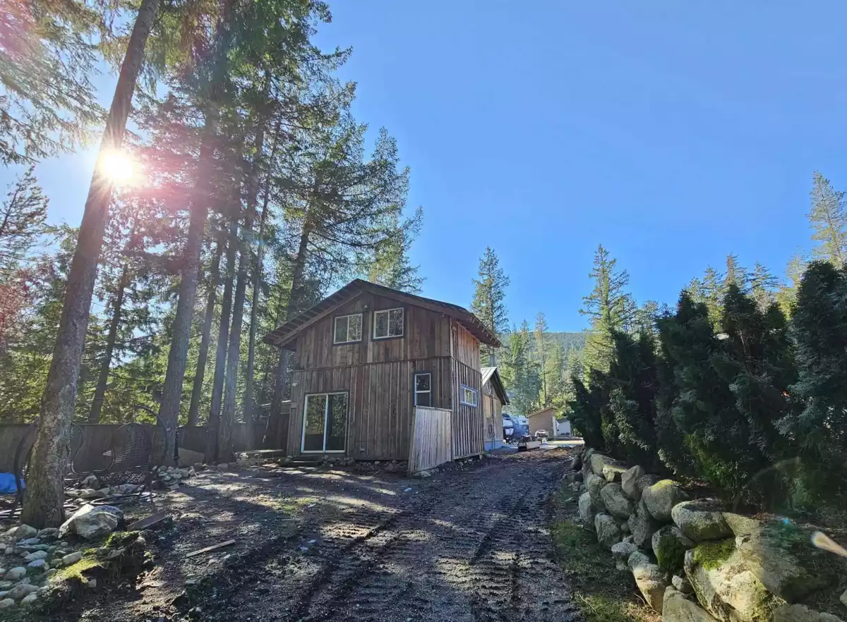 Front Yard Photo of 3070 Midnight Way, Squamish, BC