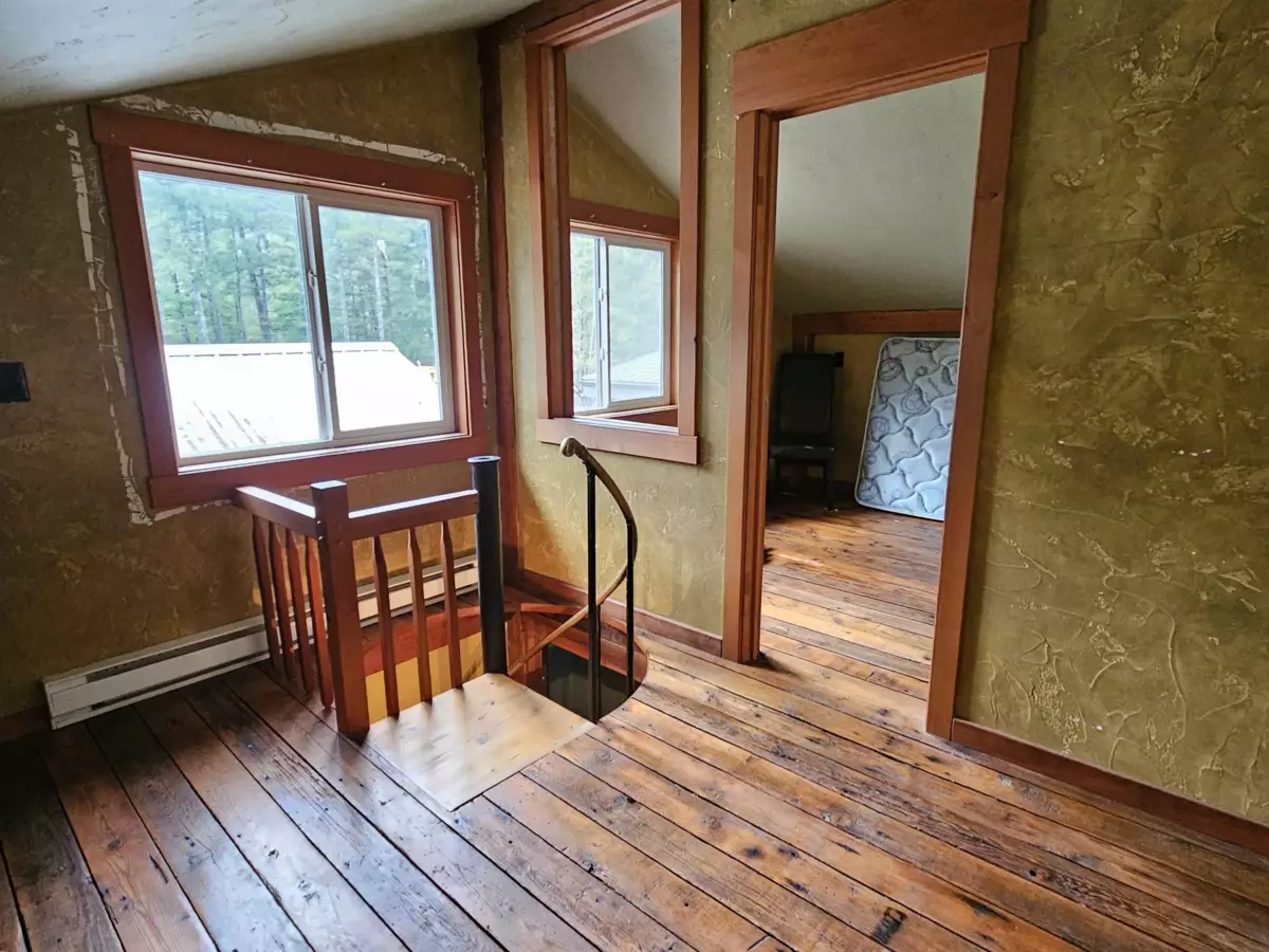 Garage Interior Photo of 3070 Midnight Way, Squamish, BC