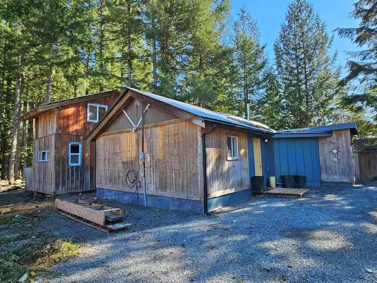 Guest Bathroom Photo of 3070 Midnight Way, Squamish, BC