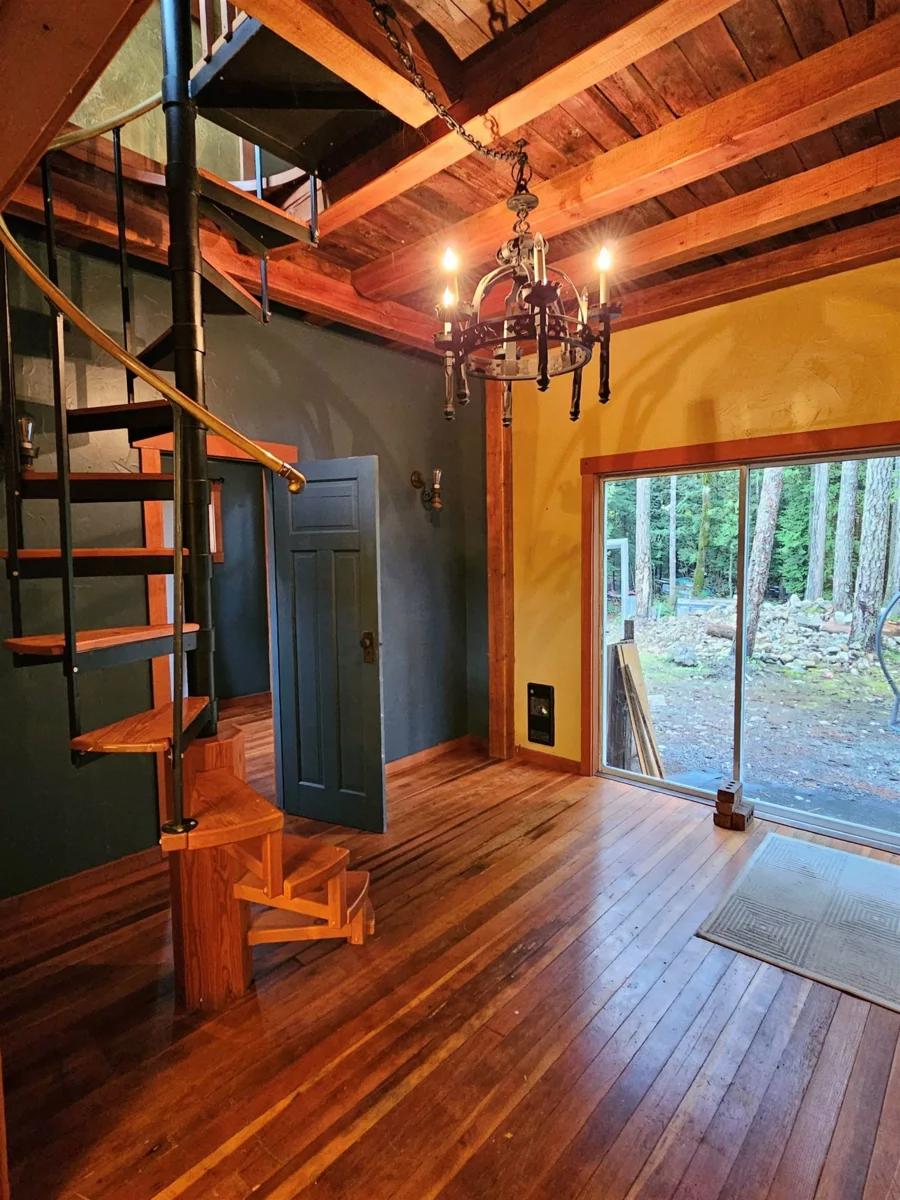 Hallway Photo of 3070 Midnight Way, Squamish, BC