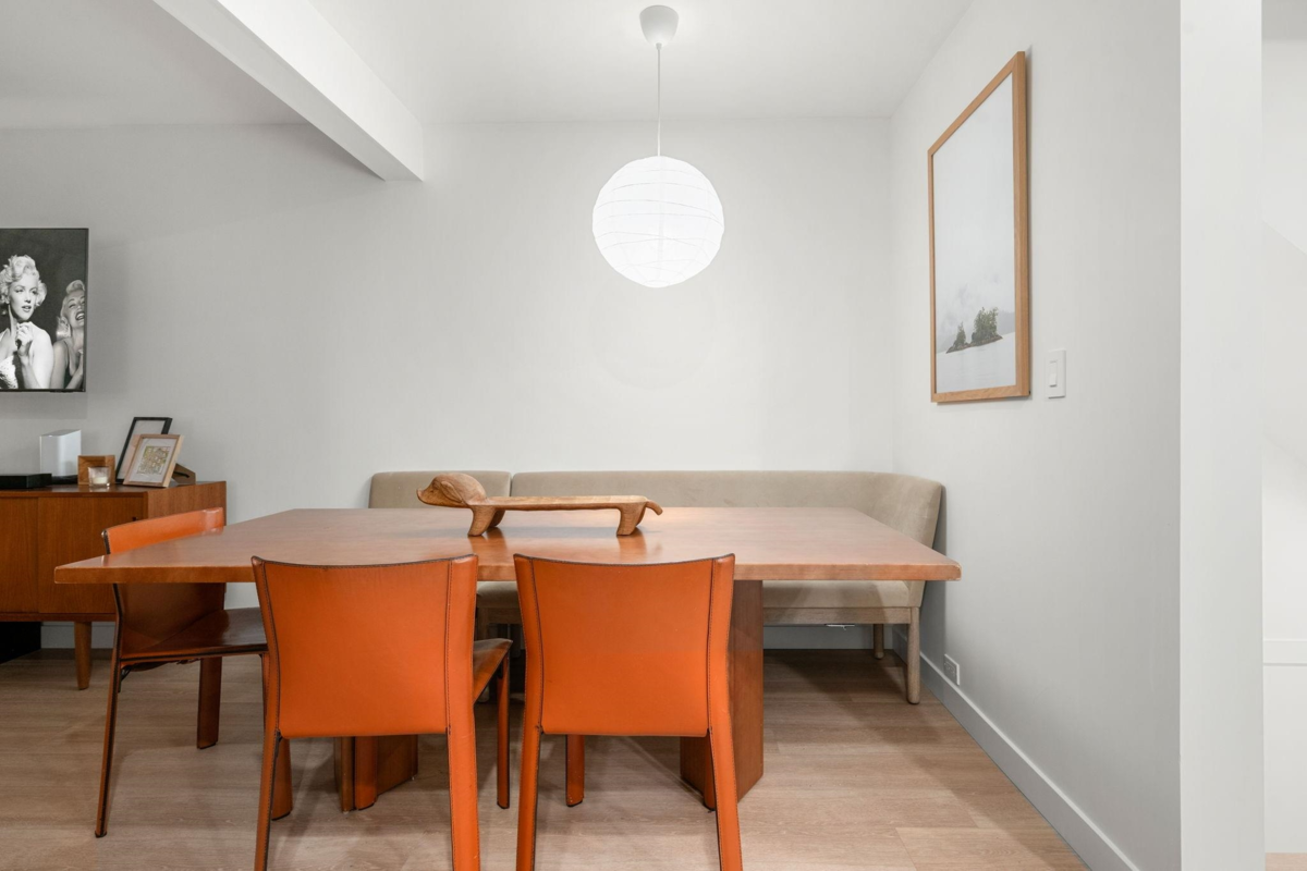 Kitchen Island Photo of 34 1910 Cedar Village Crescent, North Vancouver, BC