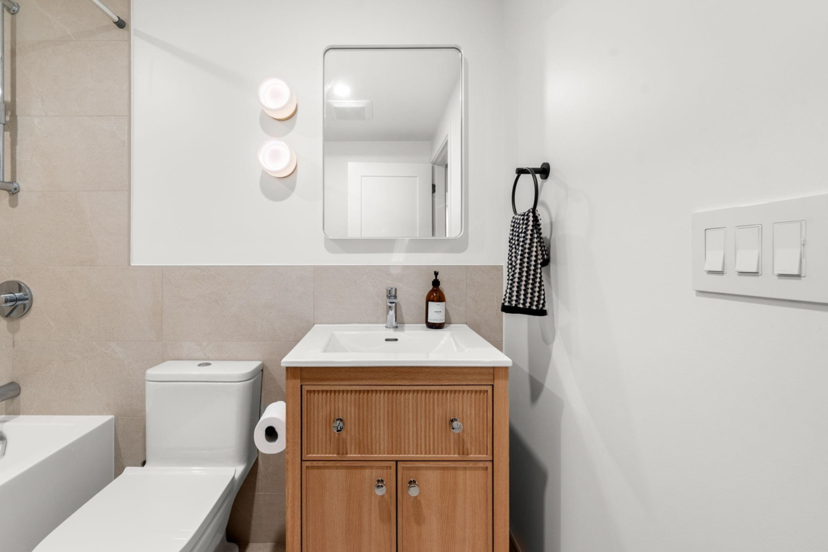 Mudroom Photo of 34 1910 Cedar Village Crescent, North Vancouver, BC