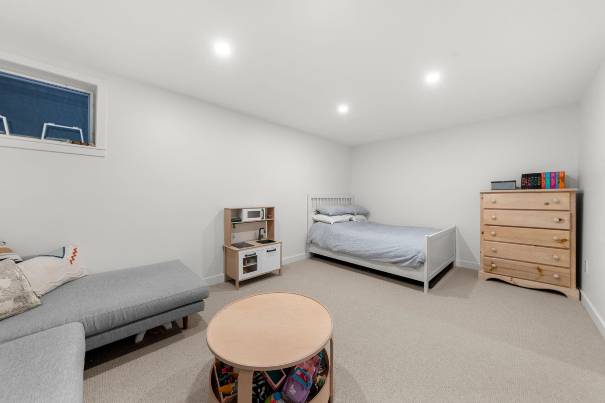 Outdoor Patio Photo of 34 1910 Cedar Village Crescent, North Vancouver, BC