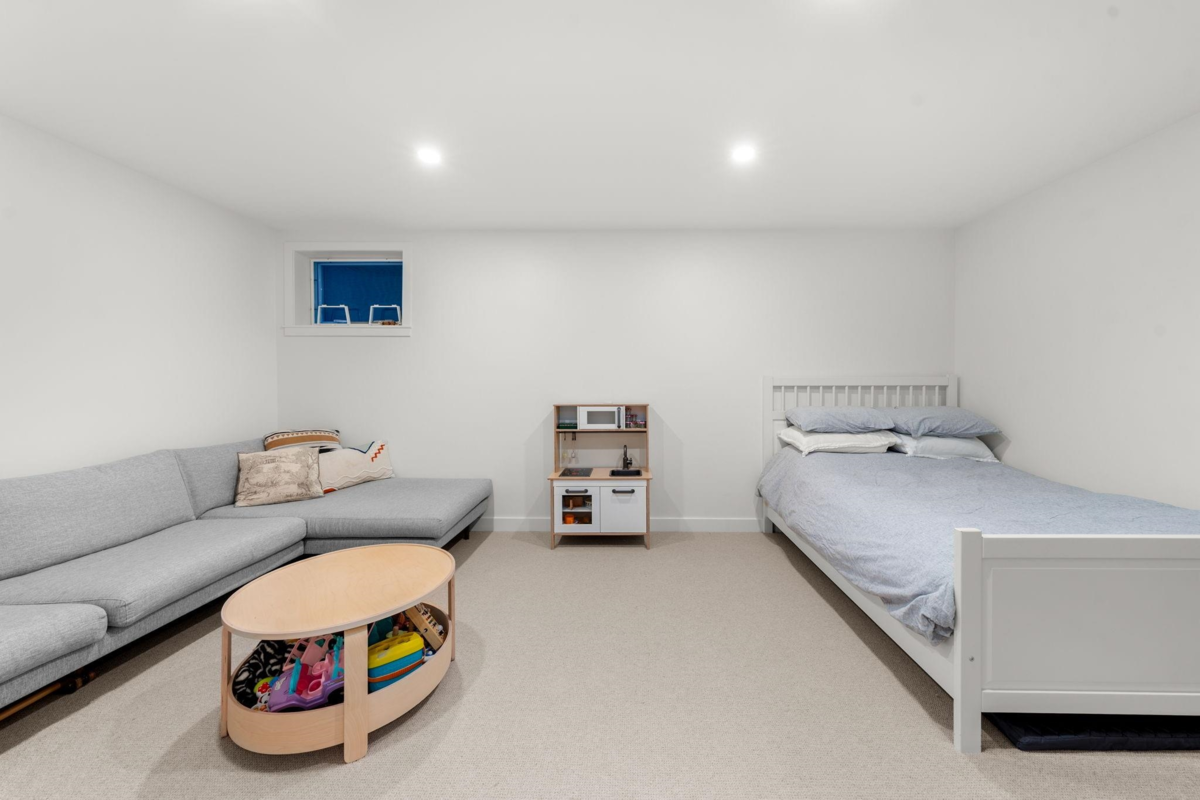 Staircase Photo of 34 1910 Cedar Village Crescent, North Vancouver, BC