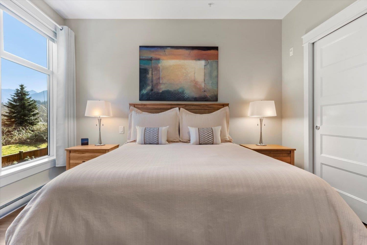 Guest Bathroom Photo of 203 5380 Tyee Lane, Chilliwack, BC