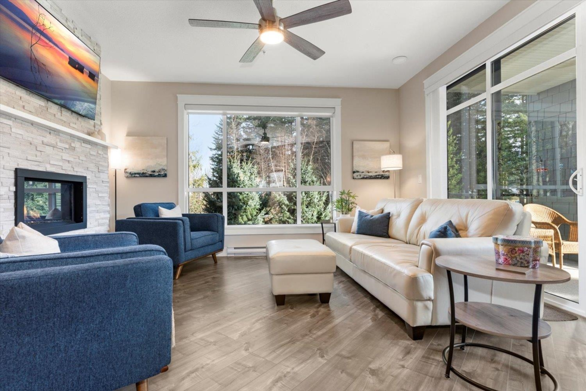 Living Room Photo of 203 5380 Tyee Lane, Chilliwack, BC