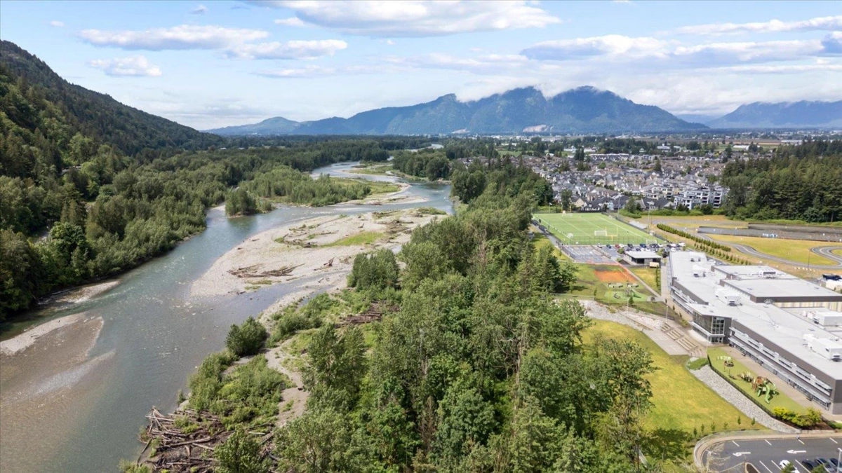 Outdoor Kitchen Photo of 203 5380 Tyee Lane, Chilliwack, BC