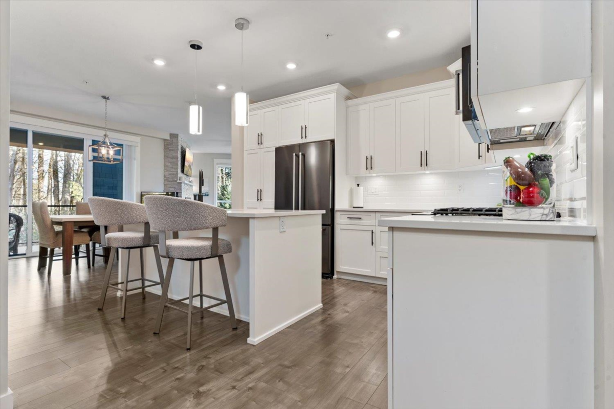 Primary Bedroom Photo of 203 5380 Tyee Lane, Chilliwack, BC