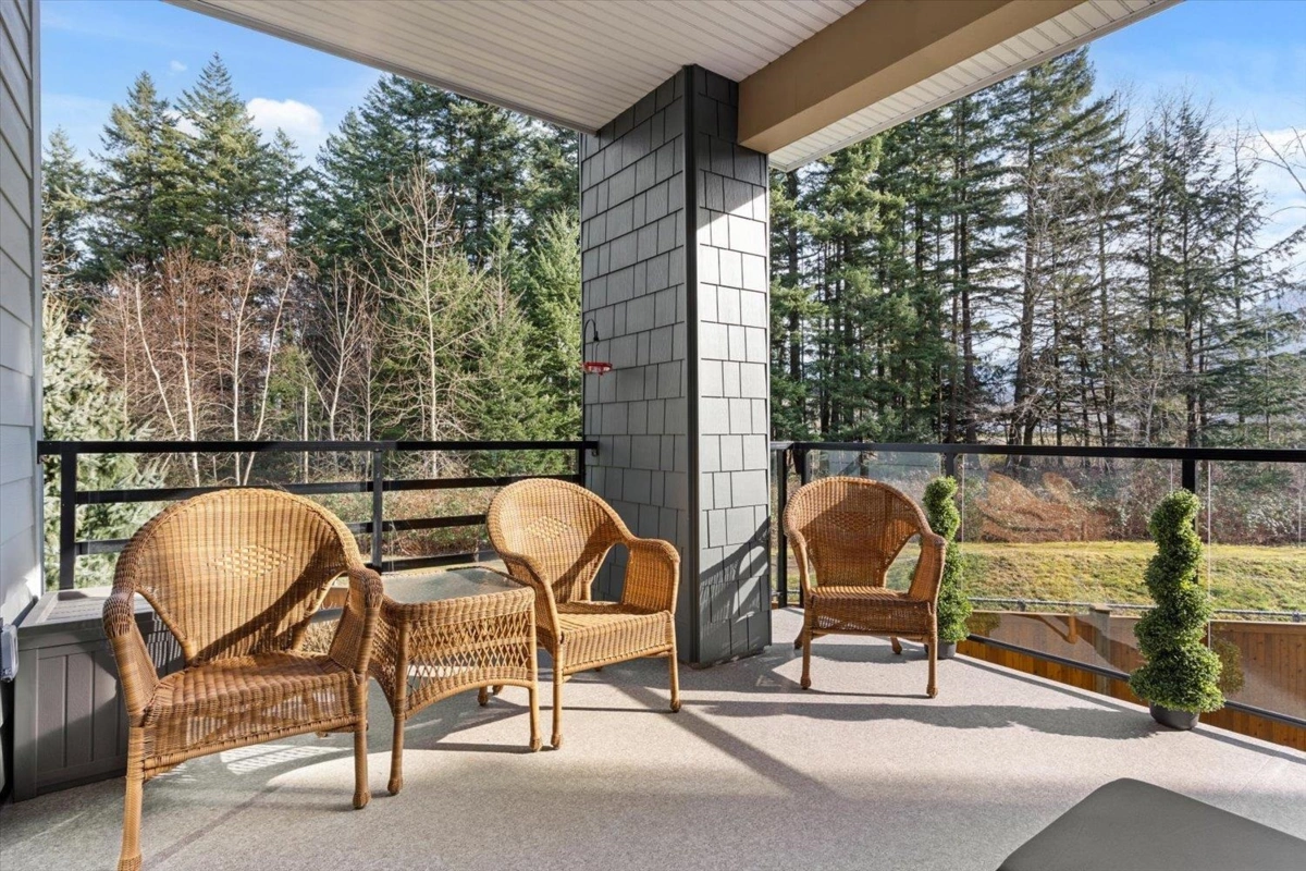 Staircase Photo of 203 5380 Tyee Lane, Chilliwack, BC