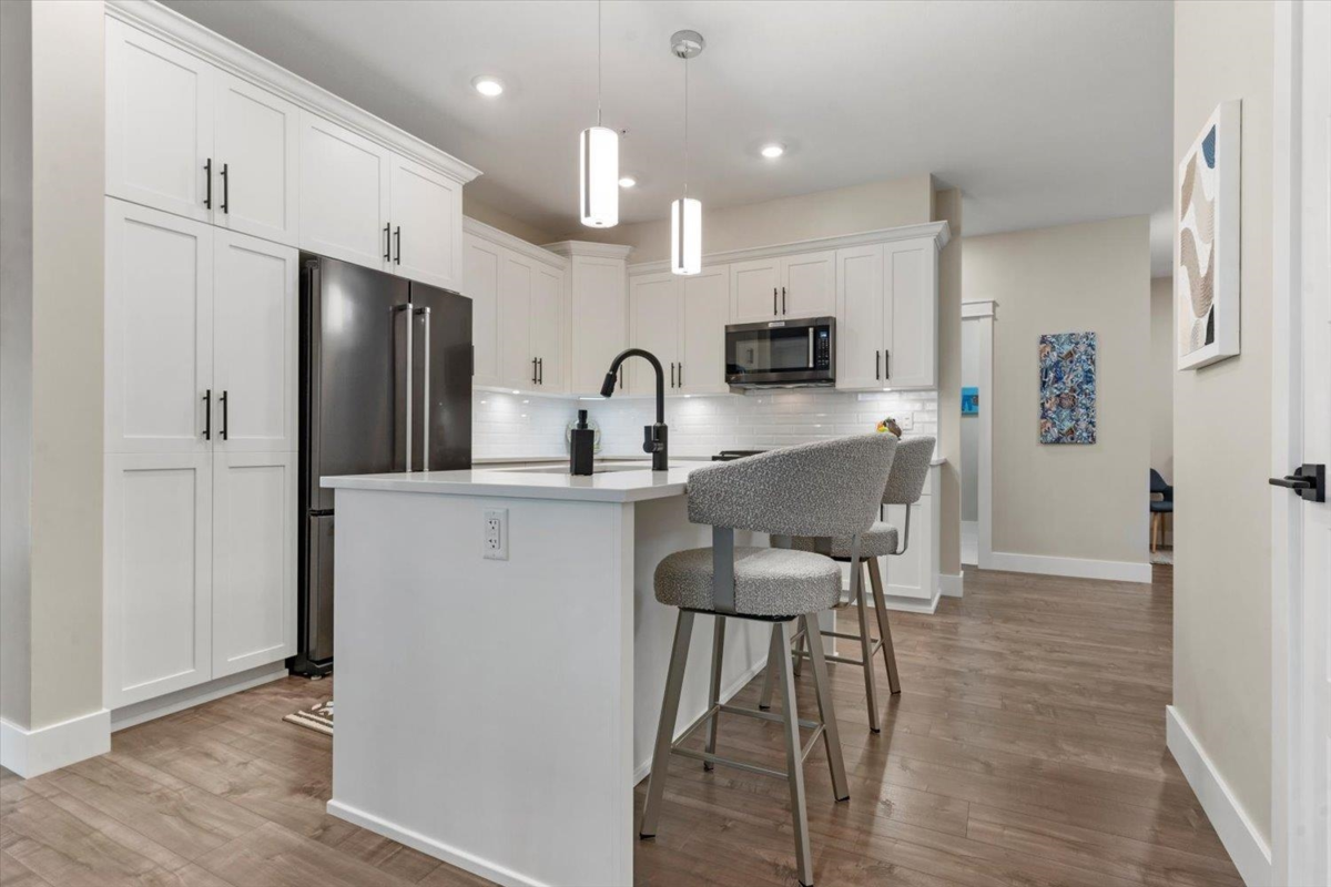 Walk-In Closet Photo of 203 5380 Tyee Lane, Chilliwack, BC