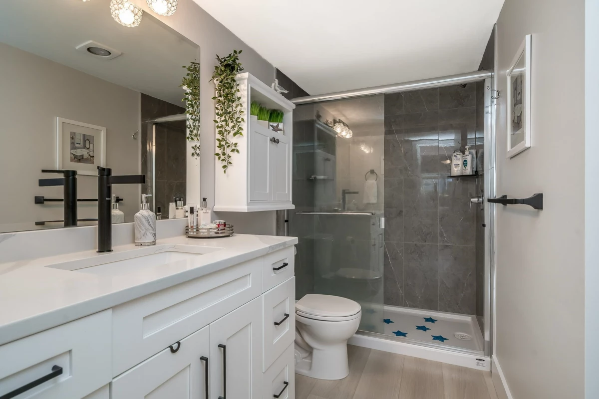 Hallway Photo of 101 32910 Amicus Place Place, Abbotsford, BC