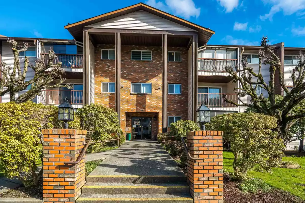 Living Room Photo of 101 32910 Amicus Place Place, Abbotsford, BC