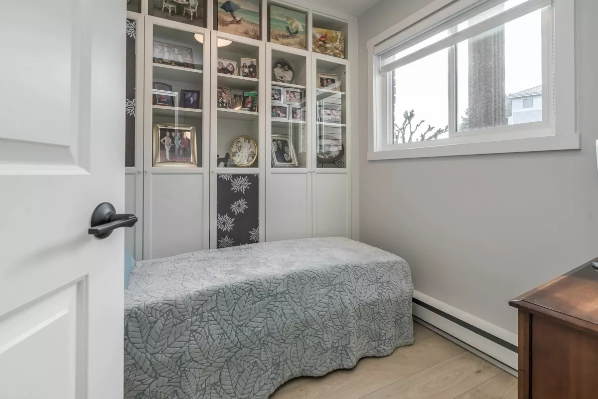 Powder Room Photo of 101 32910 Amicus Place Place, Abbotsford, BC