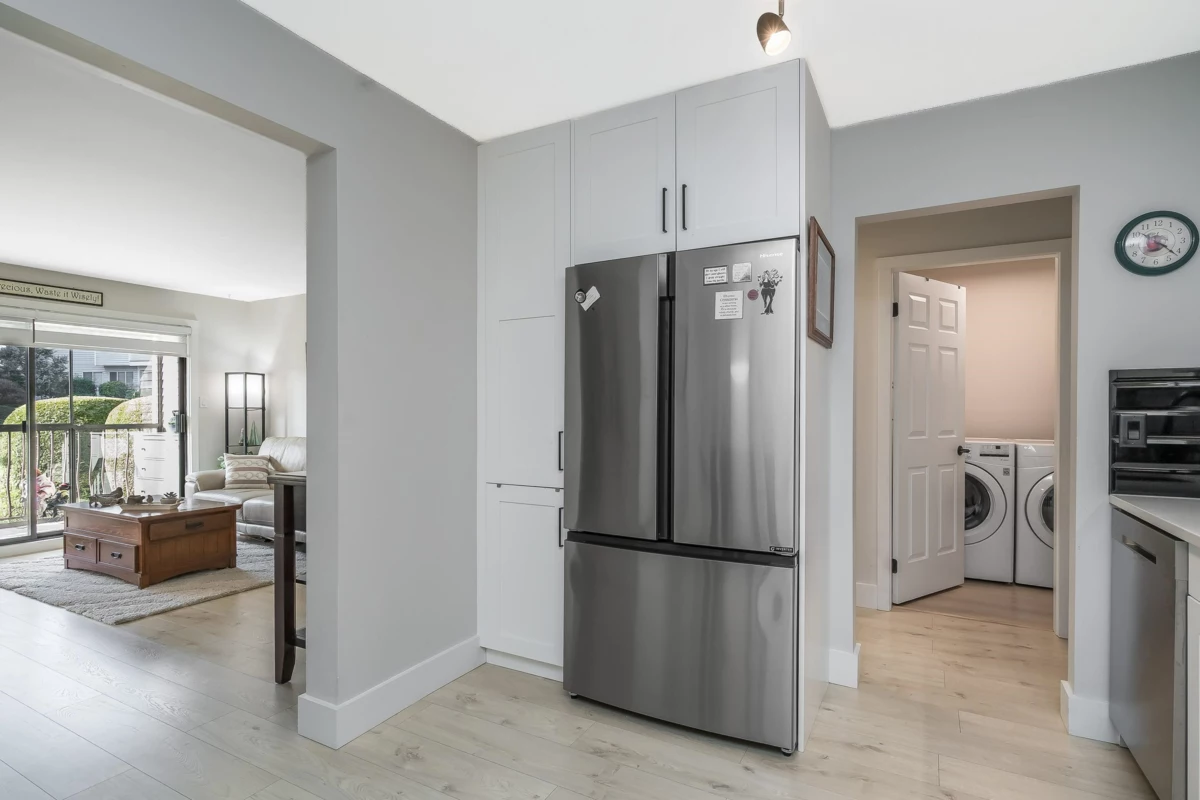 Primary Bathroom Photo of 101 32910 Amicus Place Place, Abbotsford, BC