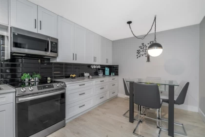 Kitchen Island Photo of 101 32910 Amicus Place Place, Abbotsford, BC